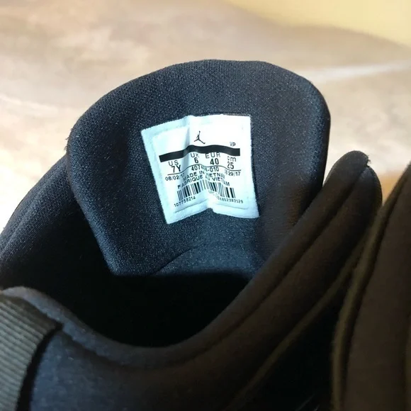 Jordan Pro Strong Black Metallic Gold (GS) Youth size 7 - Picture 5 of 6